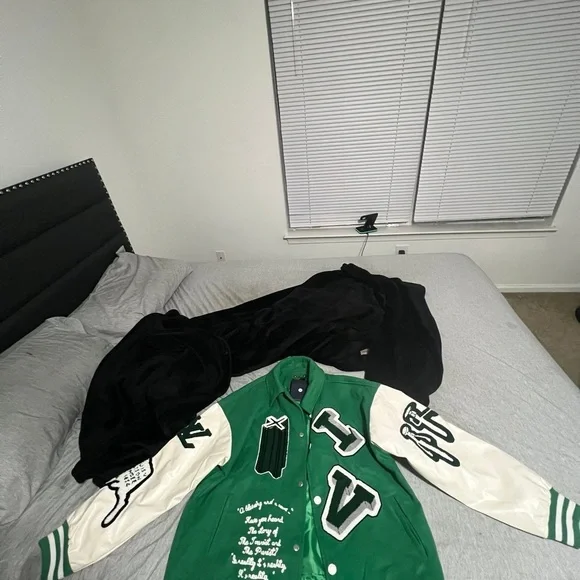Louis Vuitton Varsity Leather Jacket Green - Picture 2 of 2